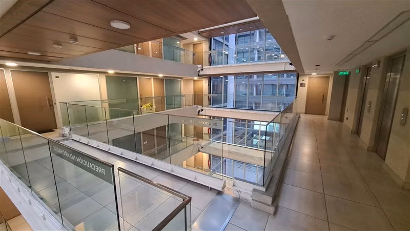 Oficina Arriendo Las Condes Estoril 27,5m2 c/estacionamiento