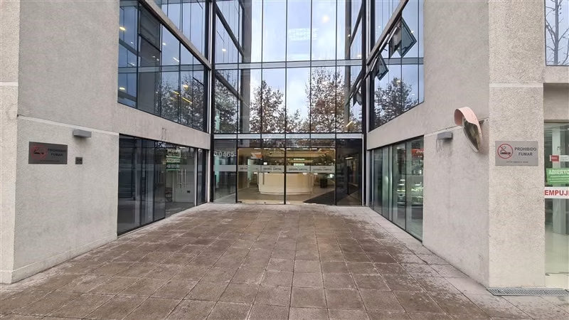 Oficina Arriendo Las Condes Estoril 27,5m2 c/estacionamiento