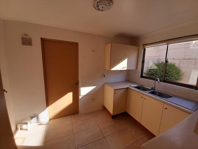 Como Nueva, 3 Dormitorios, 2 Baños. (175306)