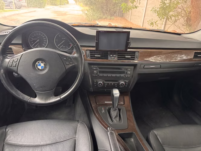 BMW 320d 2011 - Imagen 4