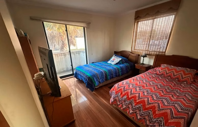 SE VENDE HERMOSA Y LUMINOSA CASA CON PISCINA LOMAS DE SAN ANDRÉS
