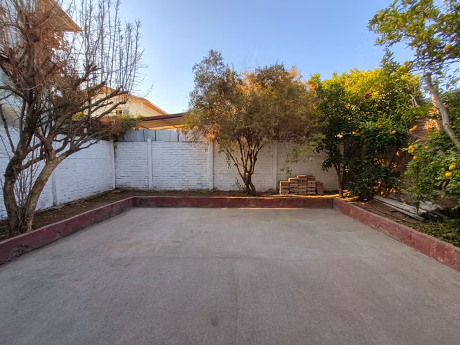 Amplia Casa de 1 Piso 3D/1B/2E, Sector Tranquilo , Villa Los Héroes 5 , Maipu