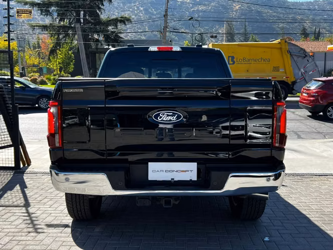 FORD F-150 LARIAT LUXURY 5.0  2025