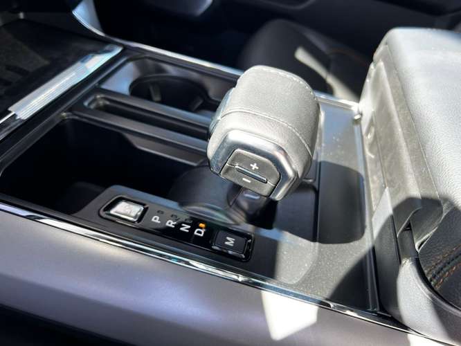FORD F-150 LARIAT LUXURY 5.0  2025