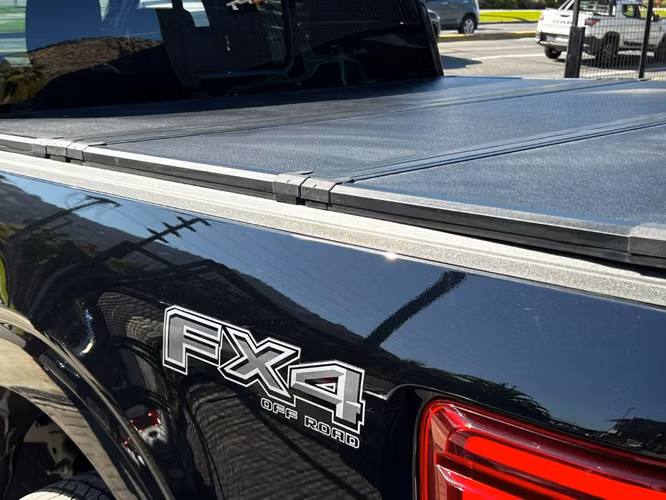 FORD F-150 LARIAT LUXURY 5.0  2025 - Imagen 8