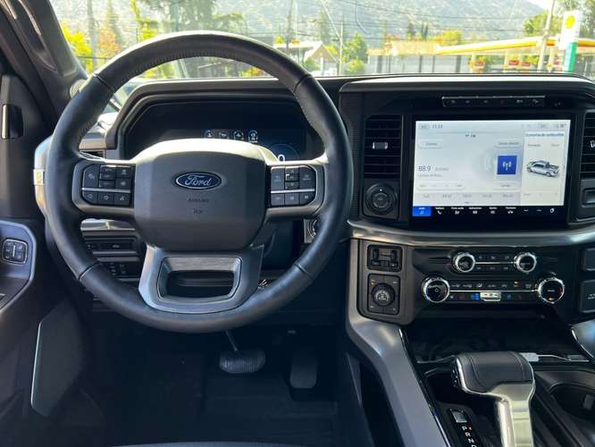 FORD F-150 LARIAT LUXURY 5.0  2025