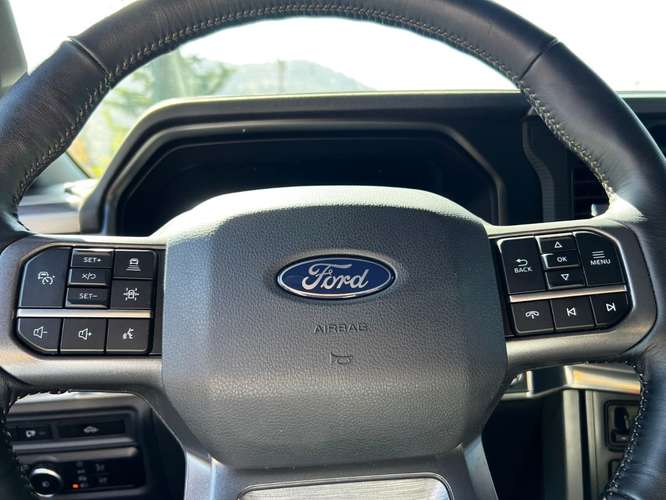 FORD F-150 LARIAT LUXURY 5.0  2025