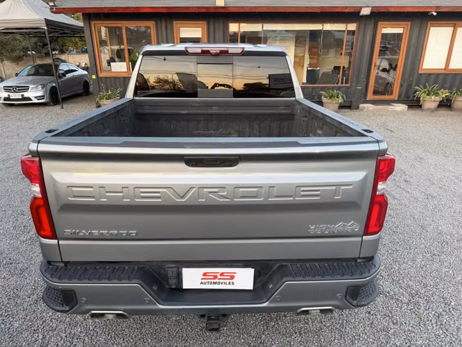 CHEVROLET SILVERADO 3.0 TDI 4X4 AT HIGH COUNTRY 2024