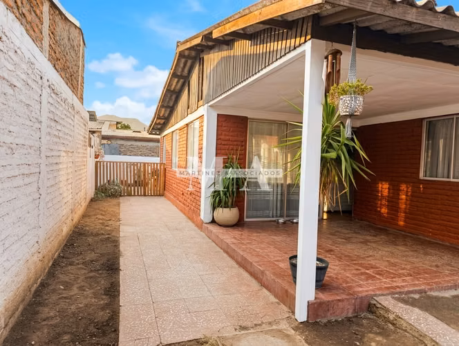  ¡VENTA EN HUECHURABA! CASA 4D | 1B | 8 AMBIENTES | AMPLIO TERRENO | REGULARIZADA 