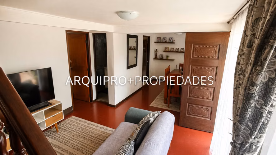  ¡VENTA EN LA FLORIDA! CASA ESQUINA | 4D | 2B | GRAN TERRENO | IDEAL PARA REMODELAR O DESARROLLO COMERCIAL  - Imagen 5