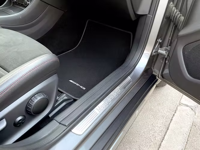 Mercedes Benz GLA220D 4 MATIC (Impecable)