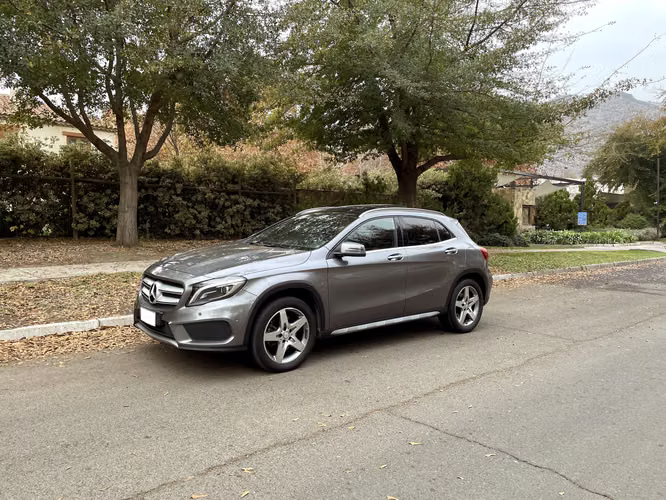 Mercedes Benz GLA220D 4 MATIC (Impecable)