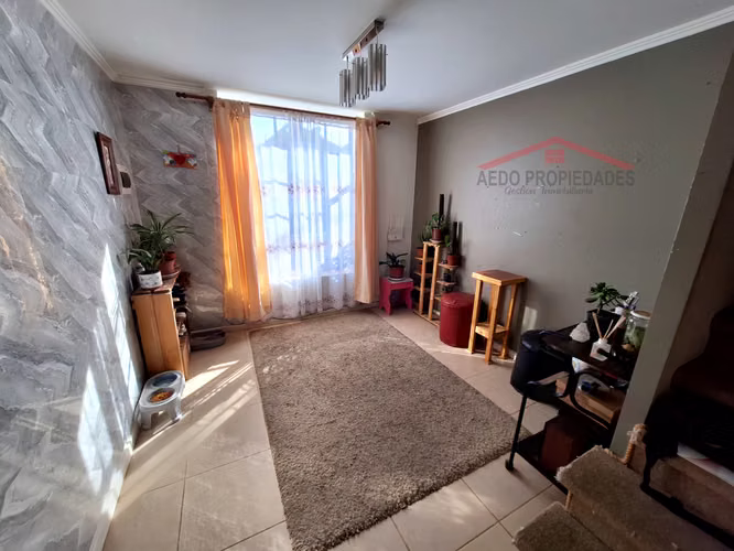 Se vende excelente casa, Villa Cumbres del Valle, comuna de La Cruz