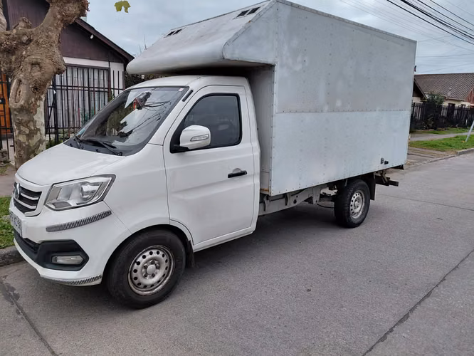 Se vende camioneta KYC 2022 – Cabina Simple – Excelente estado