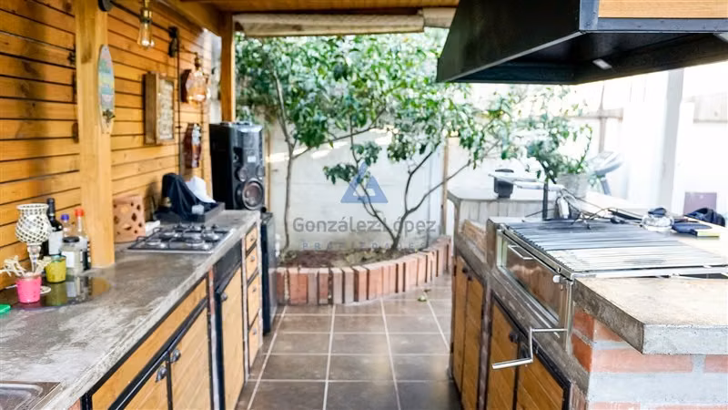 Casa 4 Dormitorios en Venta Serena Oriente 262 m