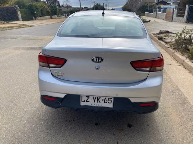 vendo auto KIA RIO 4 ,año  2021 ,63.000 km excelente estado