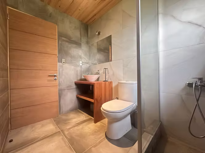 Preciosa casa iluminada y como nueva se vende en Tunquen