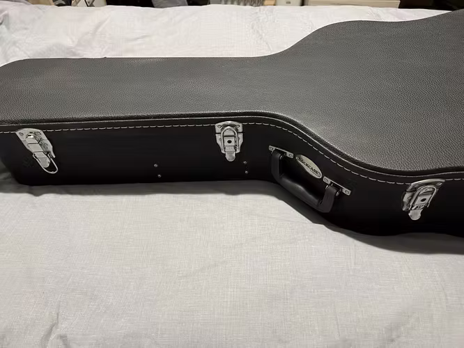 Vendo Guitarra electroacústica Takamine GD30CE más estuche RockCase RC 10609 B/SB