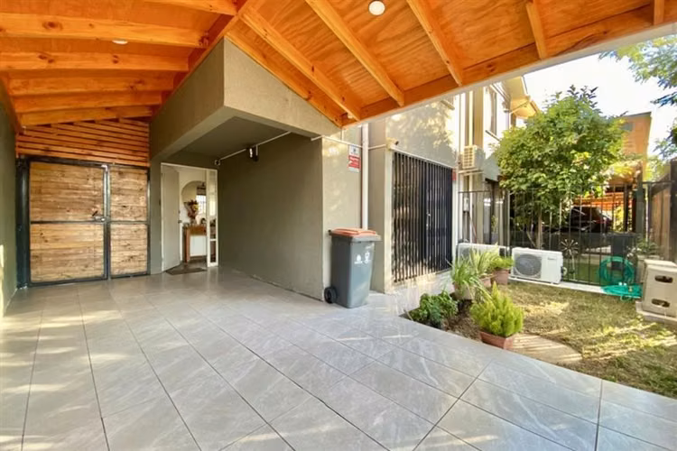 CASA Thiare / Av.El Rosal