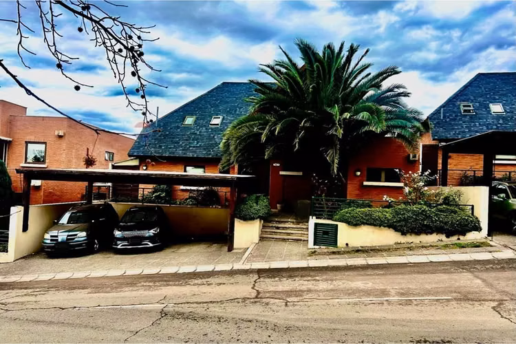 Casa en condominio san carlos de apoquindo 5d - 6b