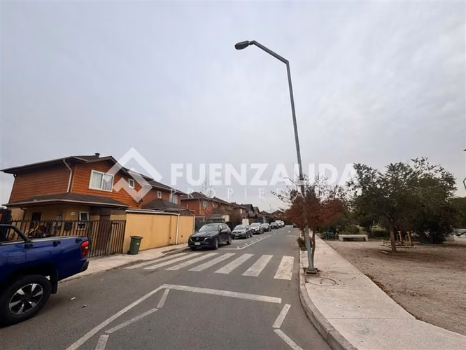 Casa en arriendo en Peñaflor