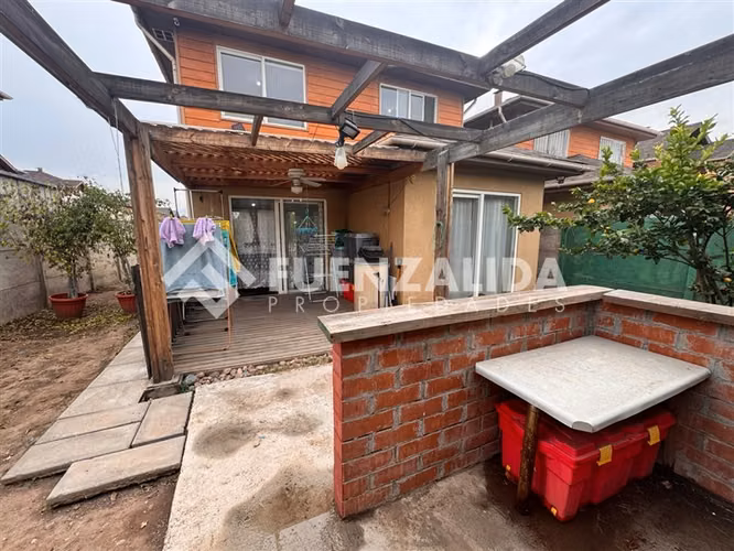 Casa en arriendo en Peñaflor