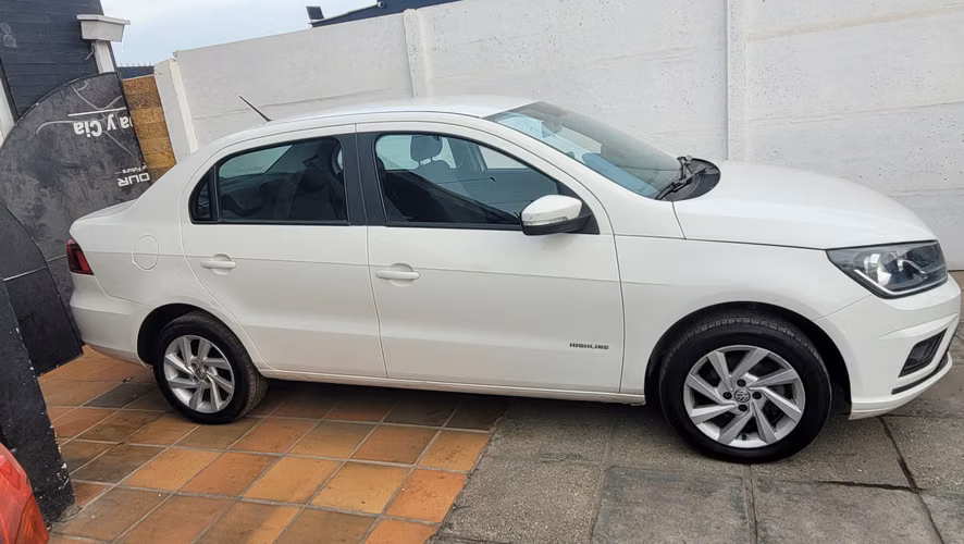 Volkswagen VOYAGE HIGHLINE 1.6 FULL MEC. 1.6 • 4x2 • Mecánica • 2022