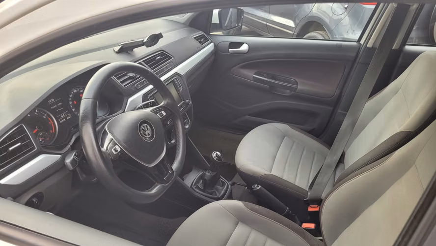 Volkswagen VOYAGE HIGHLINE 1.6 FULL MEC. 1.6 • 4x2 • Mecánica • 2022