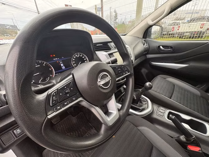 NISSAN NAVARA 2023