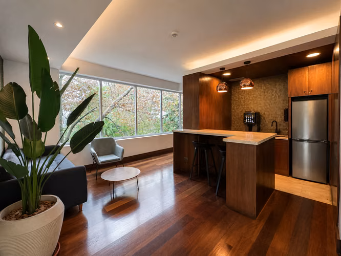 Piso completo de oficina en venta en Las Condes: 347 m² listos para operar
