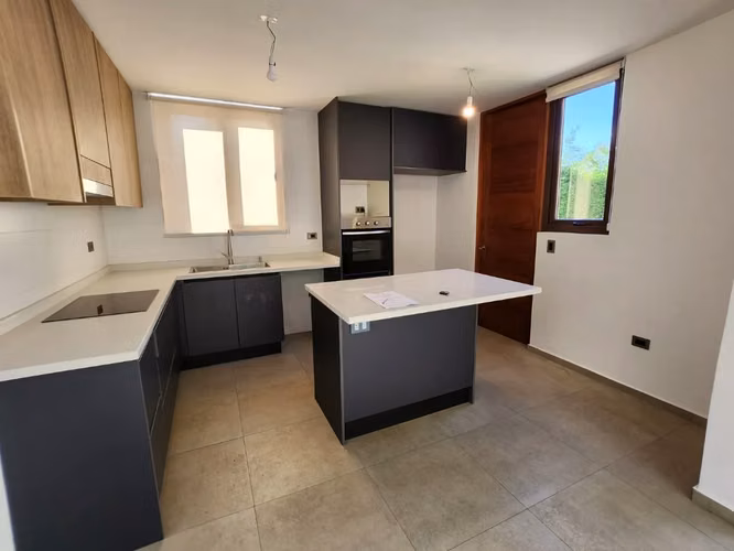 Se Arrienda Casa en Condominio Comuna de Isla de Maipo