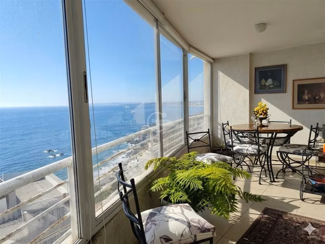Venta departamento Reñaca con gran vista y amplios espacios