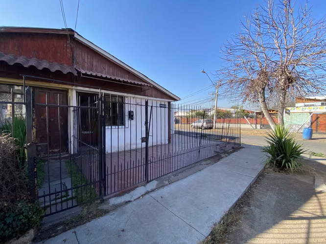 Casa Esquina en Conchalí: Ideal Comercio (175406)