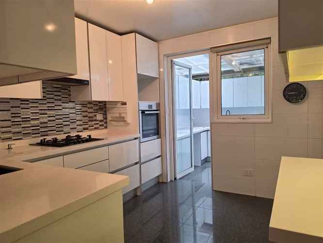Casa en Venta en Condominio Cerrado en Lo Barnechea