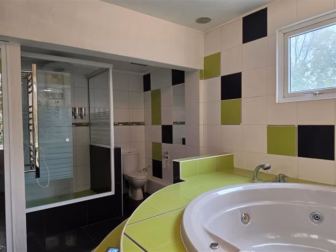 Casa en Venta en Condominio Cerrado en Lo Barnechea