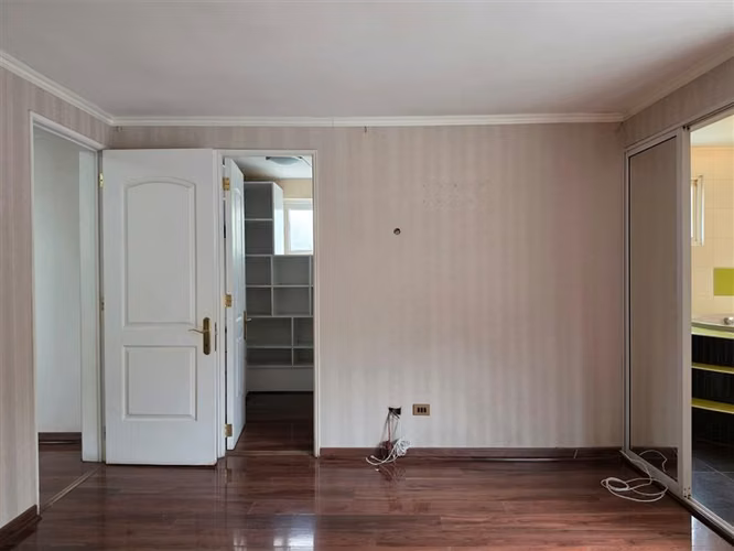Casa en Venta en Condominio Cerrado en Lo Barnechea