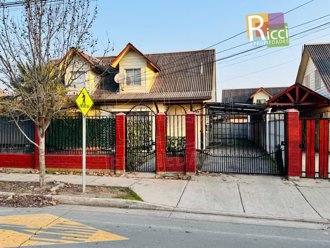 Excelente casa ubicada en Villa Hacienda los Montes