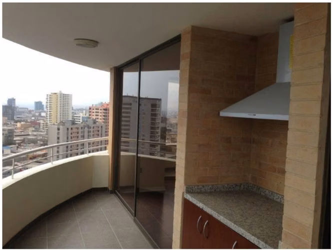 Se vende e Duplex en plena Avenida Brasil de 4 D, 2 B  con D+B de servicio a 13.500 UF conversable. - Imagen 12