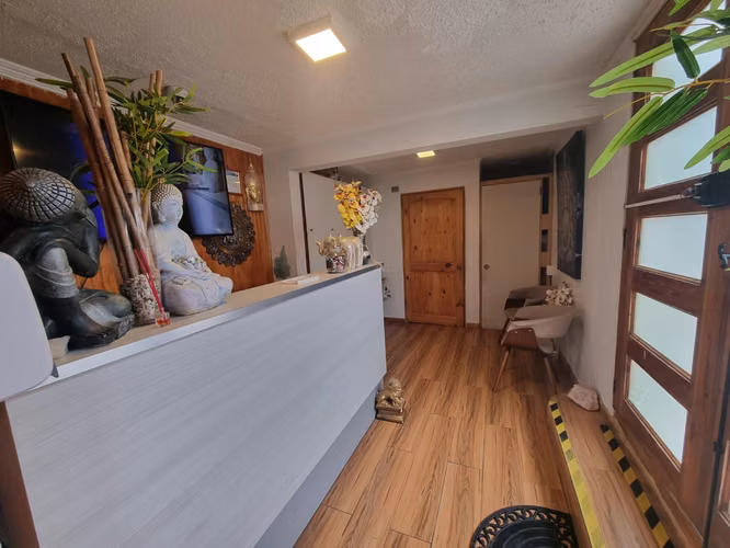 Se vende maravilloso spa de lujo con casa independiente en su segundo piso a 17.000 UF