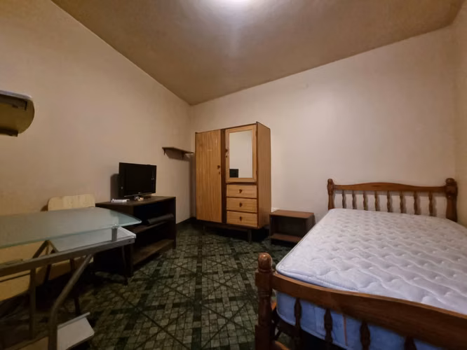 Se vende Casa de 2 pisos en sector CENTRO SUR, calle Díaz Gana entre Av. Argentina y EdoLefort  8 D +3 B a 7.950 UF