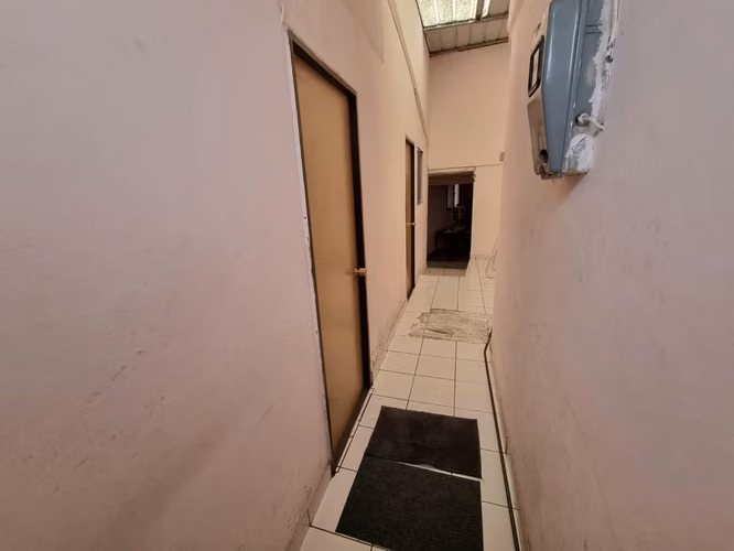Se vende Casa de 2 pisos en sector CENTRO SUR, calle Díaz Gana entre Av. Argentina y EdoLefort  8 D +3 B a 7.950 UF