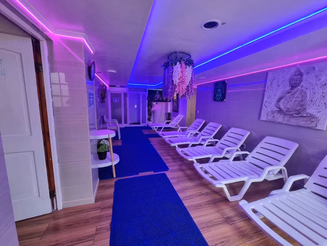 Se vende maravilloso spa de lujo con casa independiente en su segundo piso a 17.000 UF