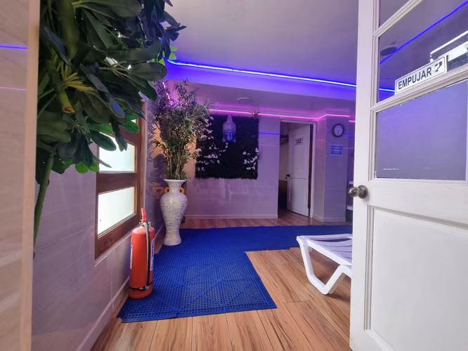 Se vende maravilloso spa de lujo con casa independiente en su segundo piso a 17.000 UF