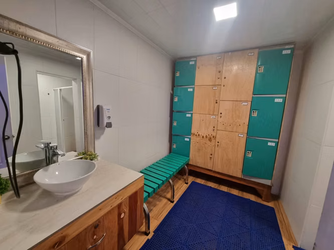 Se vende maravilloso spa de lujo con casa independiente en su segundo piso a 17.000 UF