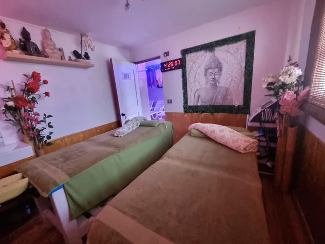 Se vende maravilloso spa de lujo con casa independiente en su segundo piso a 17.000 UF