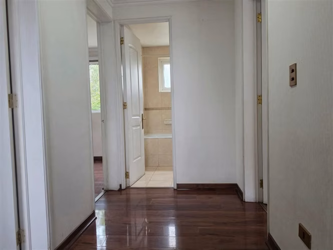 Casa en Arriendo en Condominio Cerrado en Lo Barnechea