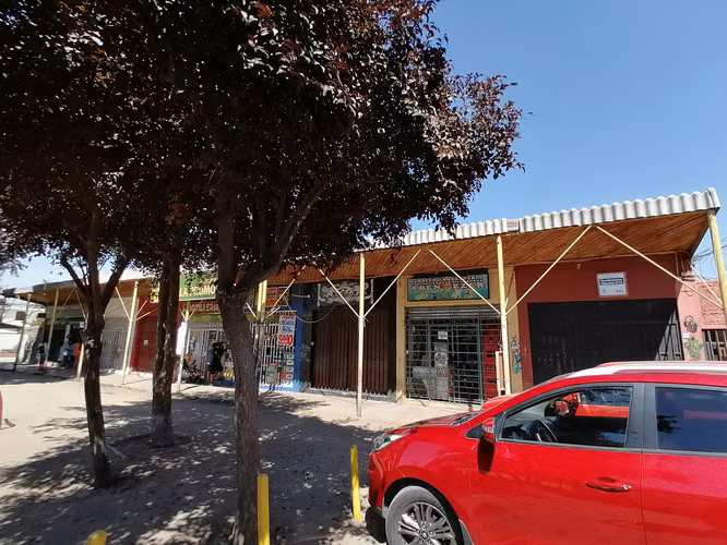 Arriendo Local 40m2 en sector plaza Guardiamarina Riquelme