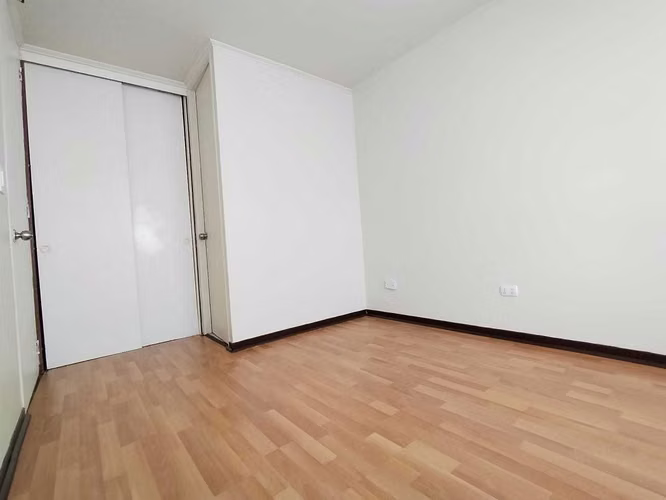 CON ESTACIONAMIENTO y REMODELADO IMPECABLE (175430)