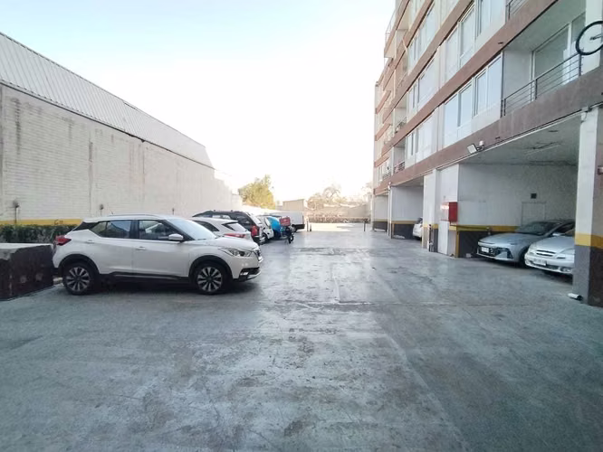 CON ESTACIONAMIENTO y REMODELADO IMPECABLE (175430)