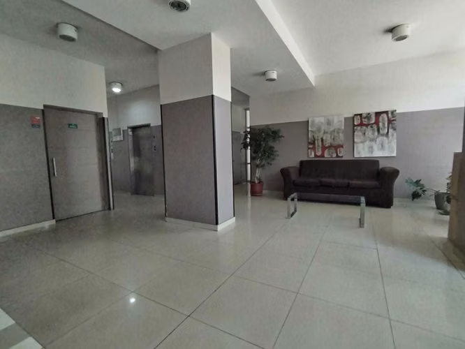 CON ESTACIONAMIENTO y REMODELADO IMPECABLE (175430)